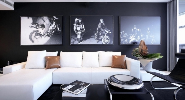 Inredningsidéer för vardagsrummet -svart-vit-hörnsoffa-bilder-kuddar-deco-väggfärg