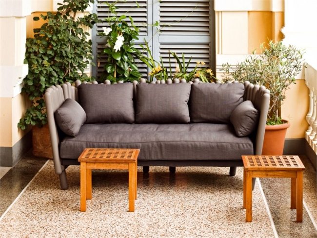 utemöbler design lounge mörkgrå CANISSE soffa i polyetylen serralunga