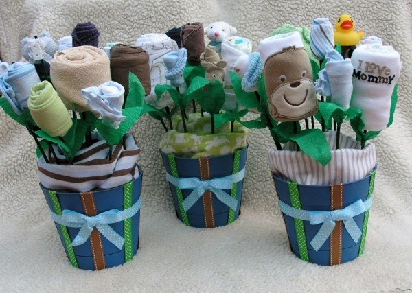 baby shower-gåvor-pojke-bukett-baby-strumpor-tinker