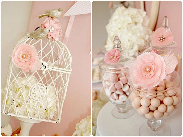 idéer-baby-shower-flicka-fågelbur-vit-hortensia-rosa-blomma-dekoration