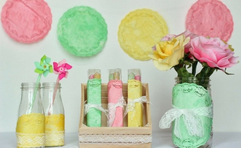 idéer till babyshower spetsdukpapper färgglada pastelldekorationer