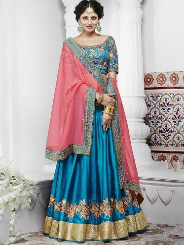 Paneelinen Lehenga