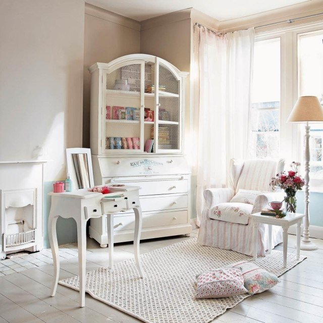 sovrumsidéer design-shabby-chic-vit-vintage-möbler-romantisk
