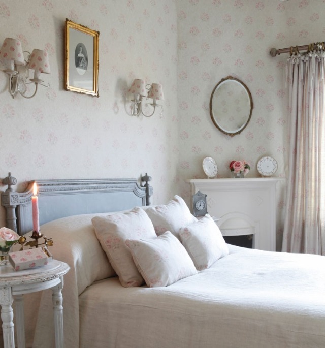 sovrum-shabby-chic-mönster-tapeter-vintage-dekorationer