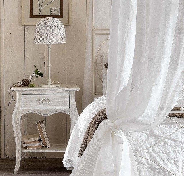 sovrum-möbler-shabby-chic-look-nattduksbord