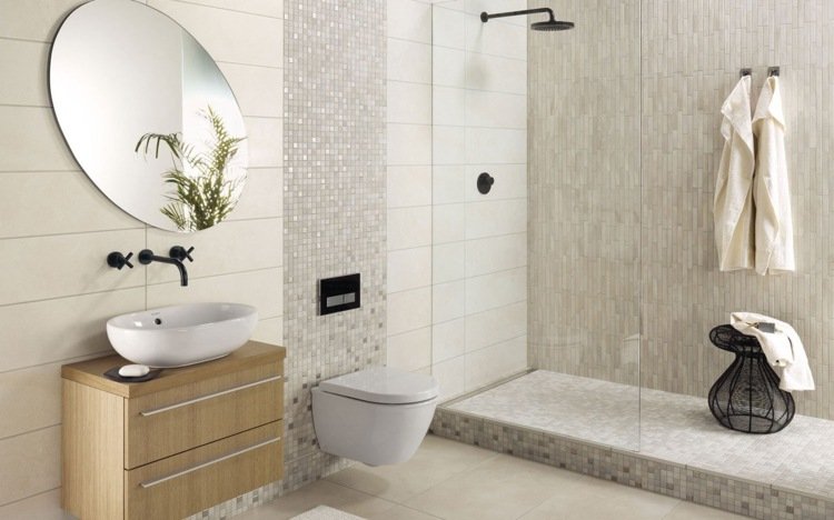 Idéer för badrumsplattor dusch-ljusgrå-mosaik-oval-spegel