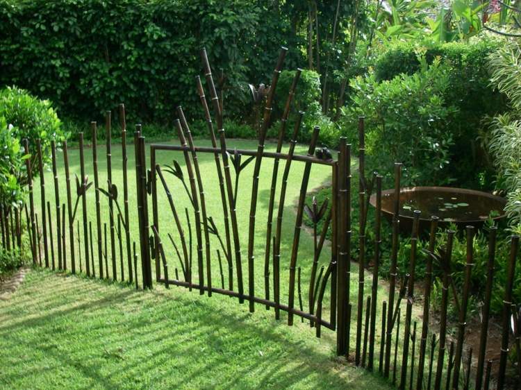 trädgårdsportar och trädgårdsdörrar bambuimitation metallbrun lackdekoration