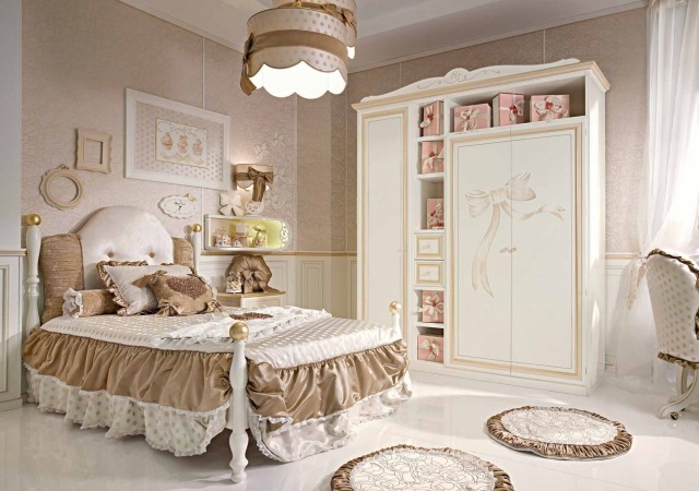 klassisk-barnrum-möbler-flicka-guld-vit
