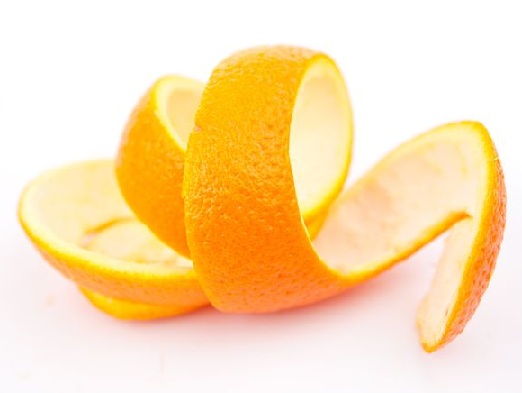 Appelsiininkuori poistaa näppylöitä leuasta
