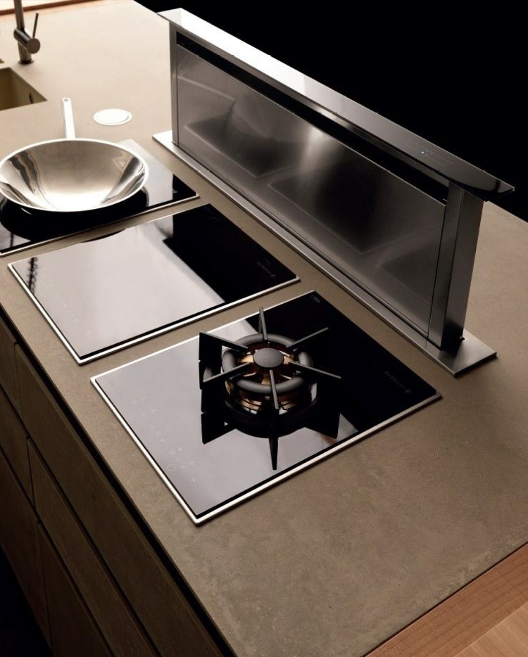 modernt inbyggt kök-fina betong-fronter-trä-kokplattor-gas-wok-utsug-huva-utdragbar-wok pan