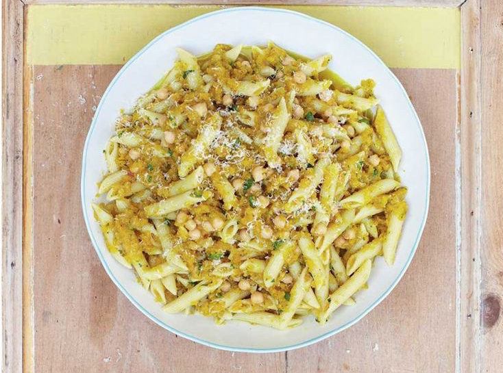 pasta-recept-jamie-oliver-15-minuterssås-pumpa-kikärter