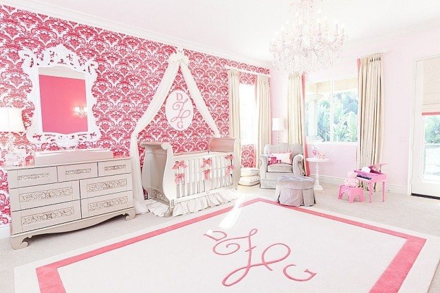 baby rum flicka rosa vit vägg tapet barock mönster lyx
