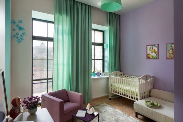 baby rum dekoration lila väggfärg mintgröna gardiner