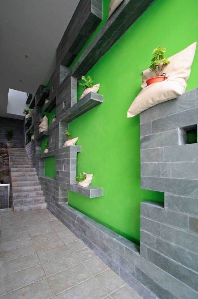 färg-design-i-korridoren-golvbräda-idéer-golv-vägg-accenter-sten-neon grön-målning