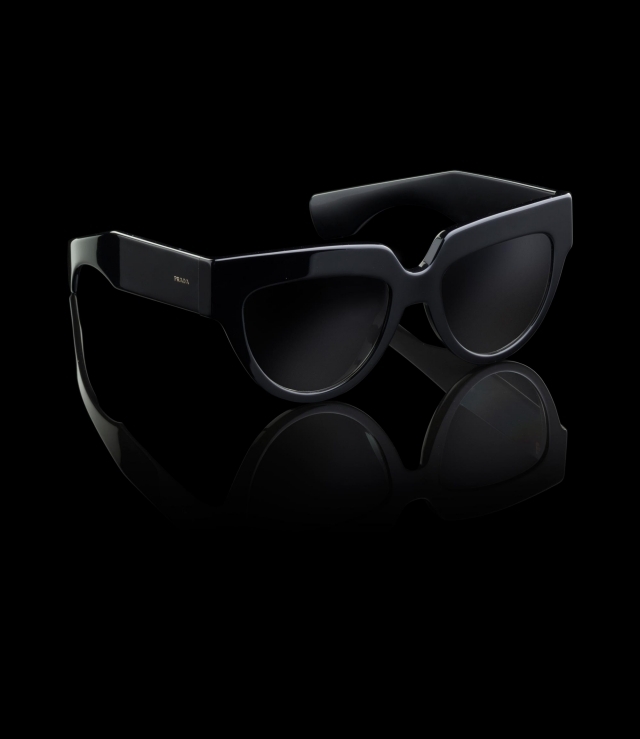 Prada-damer-solglasögon-modeller-med-en-touch-minimalism