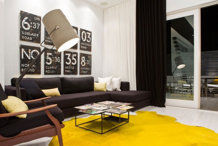 Lägenhetens färgdesign-vardagsrum-svart-vit-gul