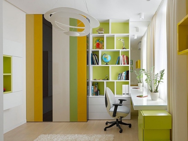 grön-orange-färg-design-väggar-barnrum-skrivbord-stol-rullar
