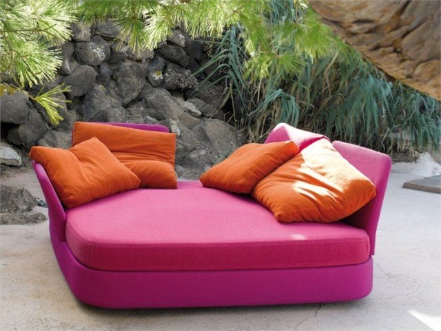 Stark rosa soffa-trädgård lounge grotta-design francesco rota
