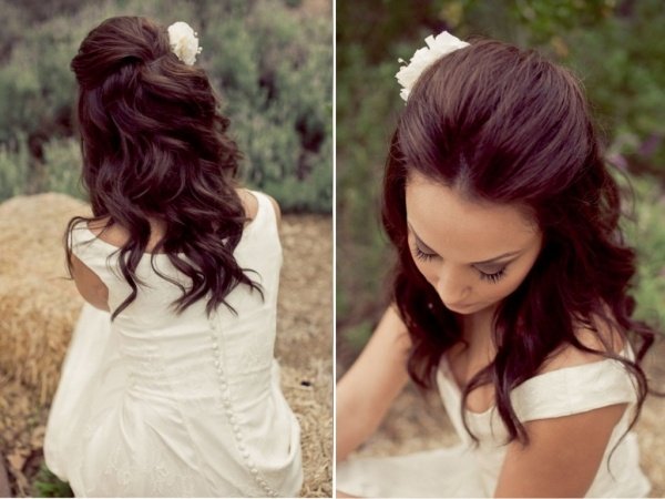 två-bilder-bröllop-frisyr-långt hår