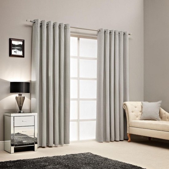 Thermo-halsduk-gardiner-grå-sammet-vardagsrum-elegant-modernt