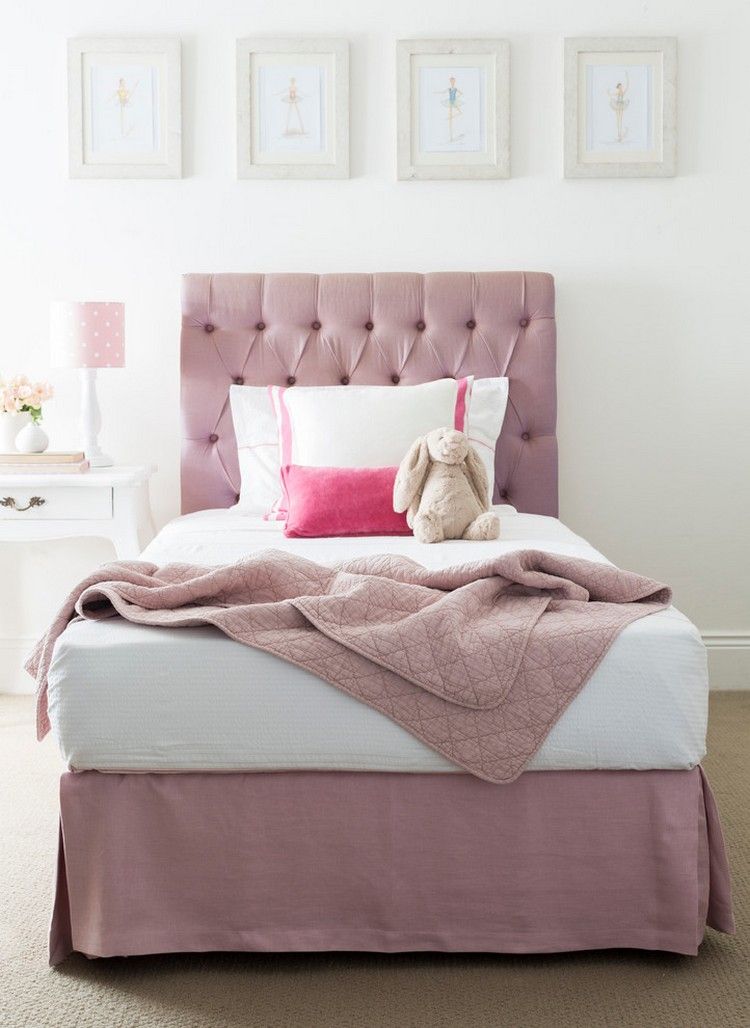Inredningstips för barnrum enkelsäng-högt sänggavel-rosa-klädsel