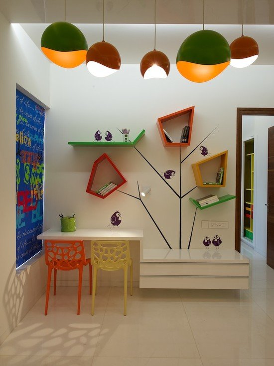 designidéer för barnrum-skolbarn bord högglansiga färgglada stolar