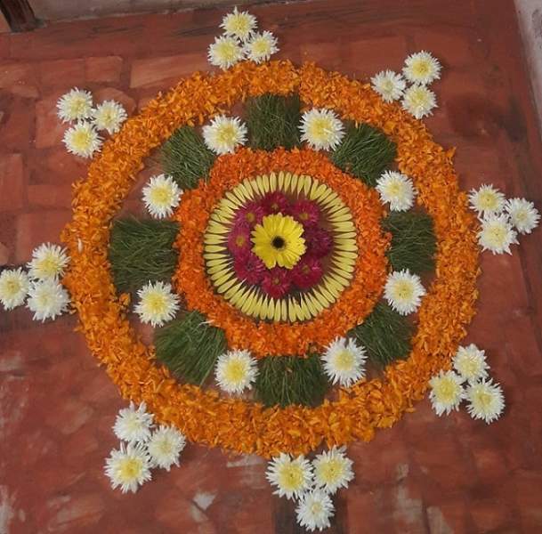 Τελευταία σχέδια λουλουδιών Rangoli