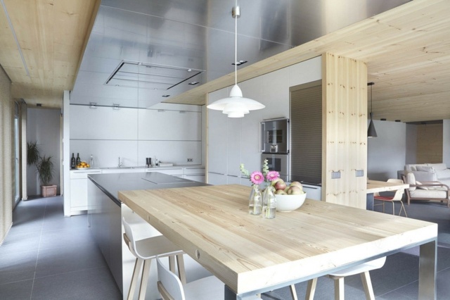 natur-trä-och-rostfritt stål-look-in-the-kitchen