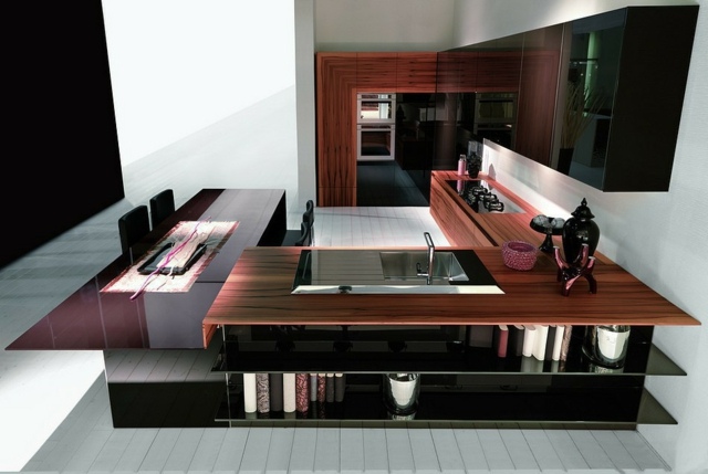 Högblank-med-trä-look-kök-modern