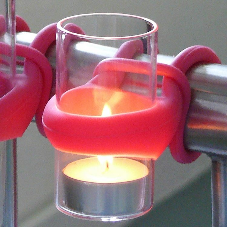balkong-idéer-silikon-värmeljus-hållare-glas-röd-värmeljus