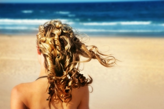 Soligt sommarhår Blont tjejvårdstips-Friskt glänsande