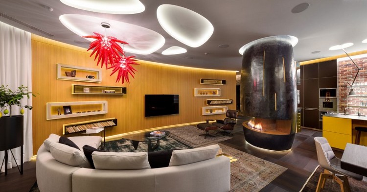 moderna möbler-idéer-vardagsrum-trä-väggpaneler-indirekt-belysning-hyllor