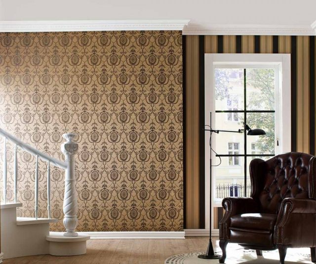 vardagsrum hall tapet beige barockmönster pogoda
