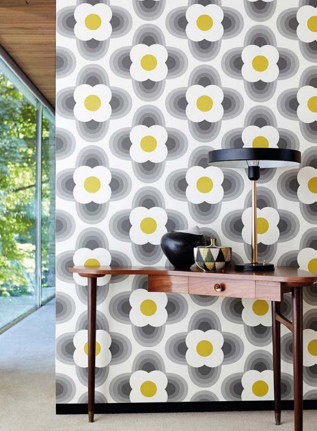 vardagsrum tapeter retro blommönster grå gul geometrisk selene