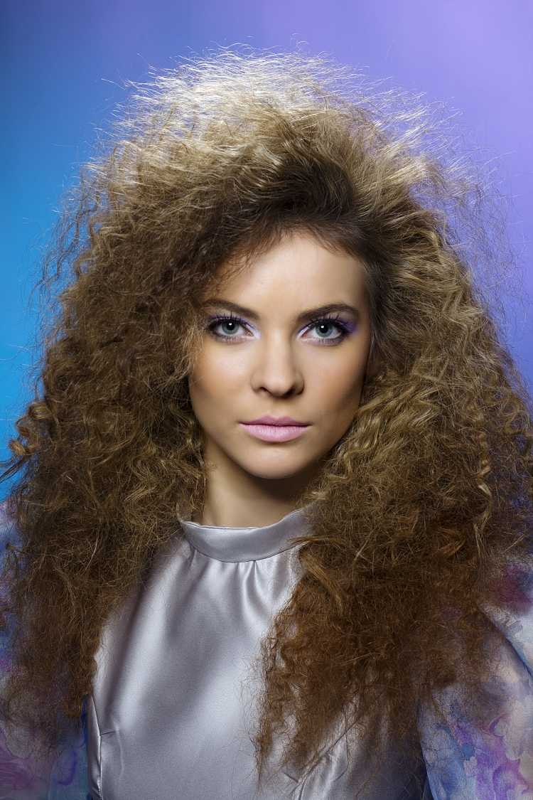 80-tal-frisyrer-volym-hår-cerimpen-fest-look-lång