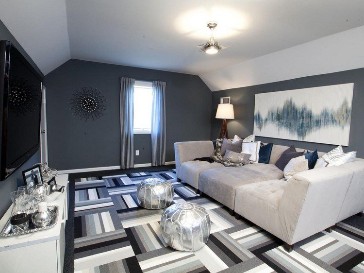 vägg-färg-vit-grå-idéer-vardagsrum-randig-matta-stor-soffa