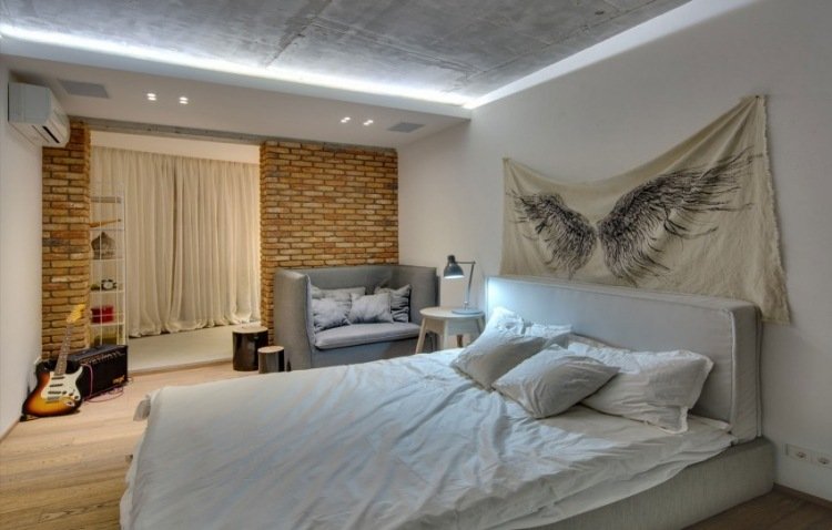 indirekt-LED-tak-belysning-sovrum-tegel-vägg-exponerat-betong-tak