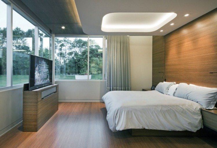 indirekt-LED-tak-belysning-sovrum-trä-väggbeklädnad-tv-stativ