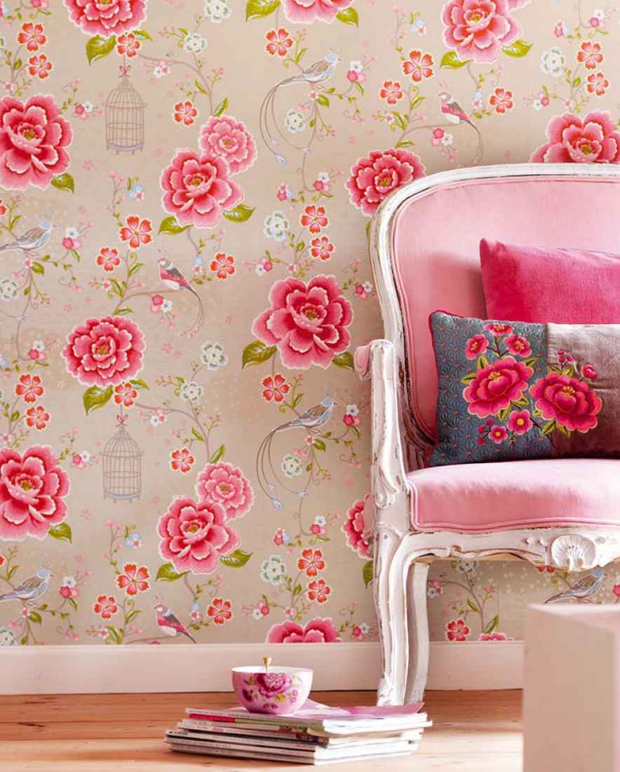 vardagsrum tapet idéer blommigt beige rosa romantisk amina