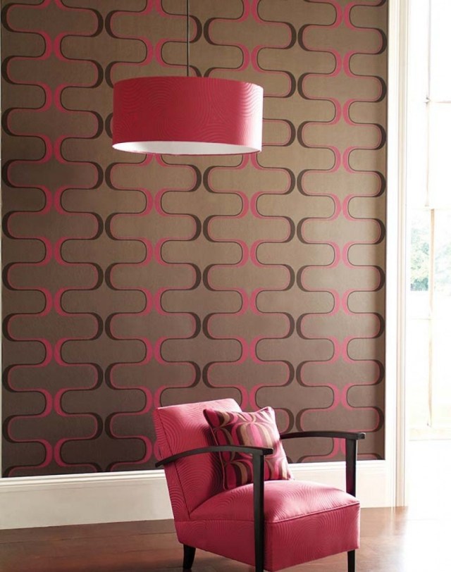 vardagsrum tapeter brun rosa mönster dusares