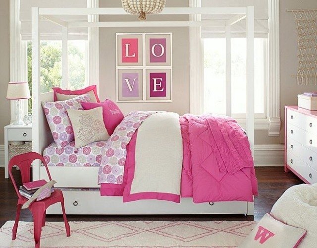 barnrum-inredning-idéer-rosa-grå-nyanser-utdragbar-säng-mjukt täcke