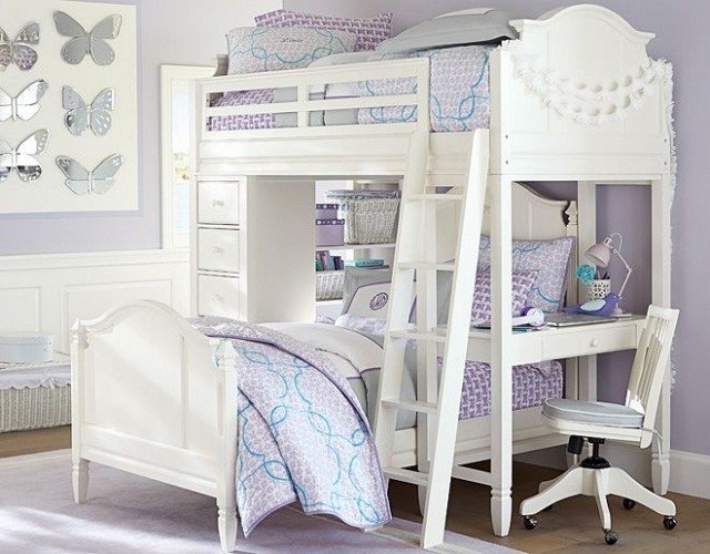 barnrum-inredning-idéer-loft säng-skrivbord-vit-vägg dekoration-fjärilar