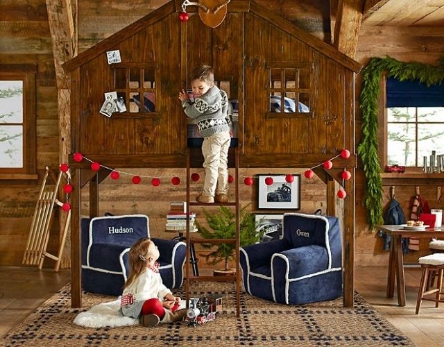 barnrumsmöbler-massivt trä-lekstuga-loftsäng-slappna av-fåtölj-kungsblå