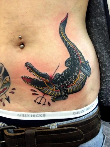 Παραδοσιακό σχέδιο τατουάζ αλιγάτορα