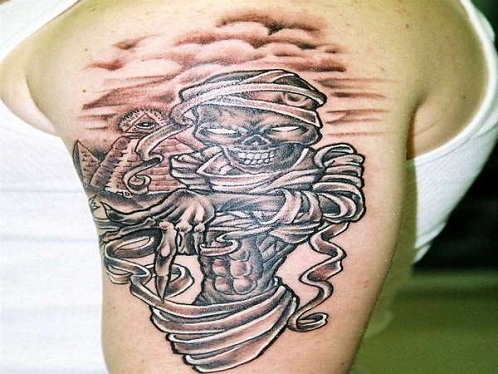 Υπέροχο σχέδιο τατουάζ με μούμια