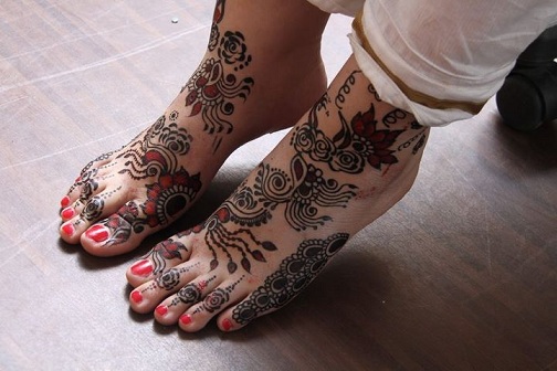 Stone Mehndi Design For Feet