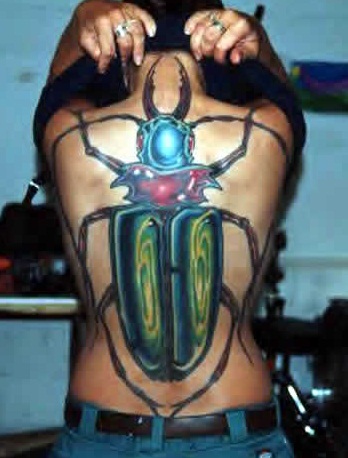 Hämmästyttävä Beetle Tattoo Design