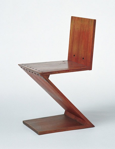 suunnittelija puinen tuoli