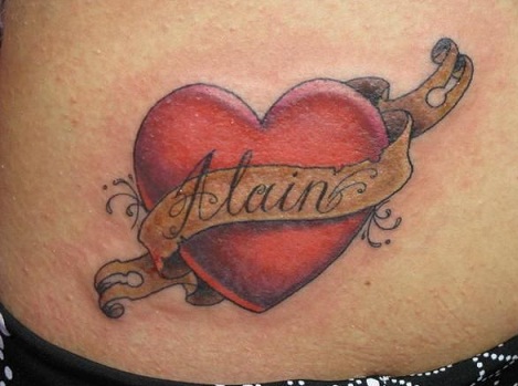 Sydän bannerin tatuointi