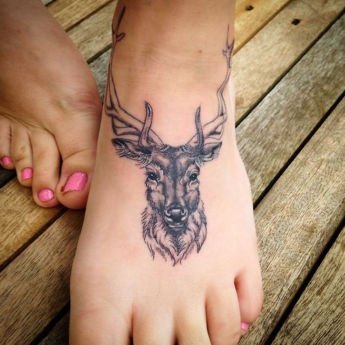 Parhaat Deer -tatuointimallit ja -kuvat 7